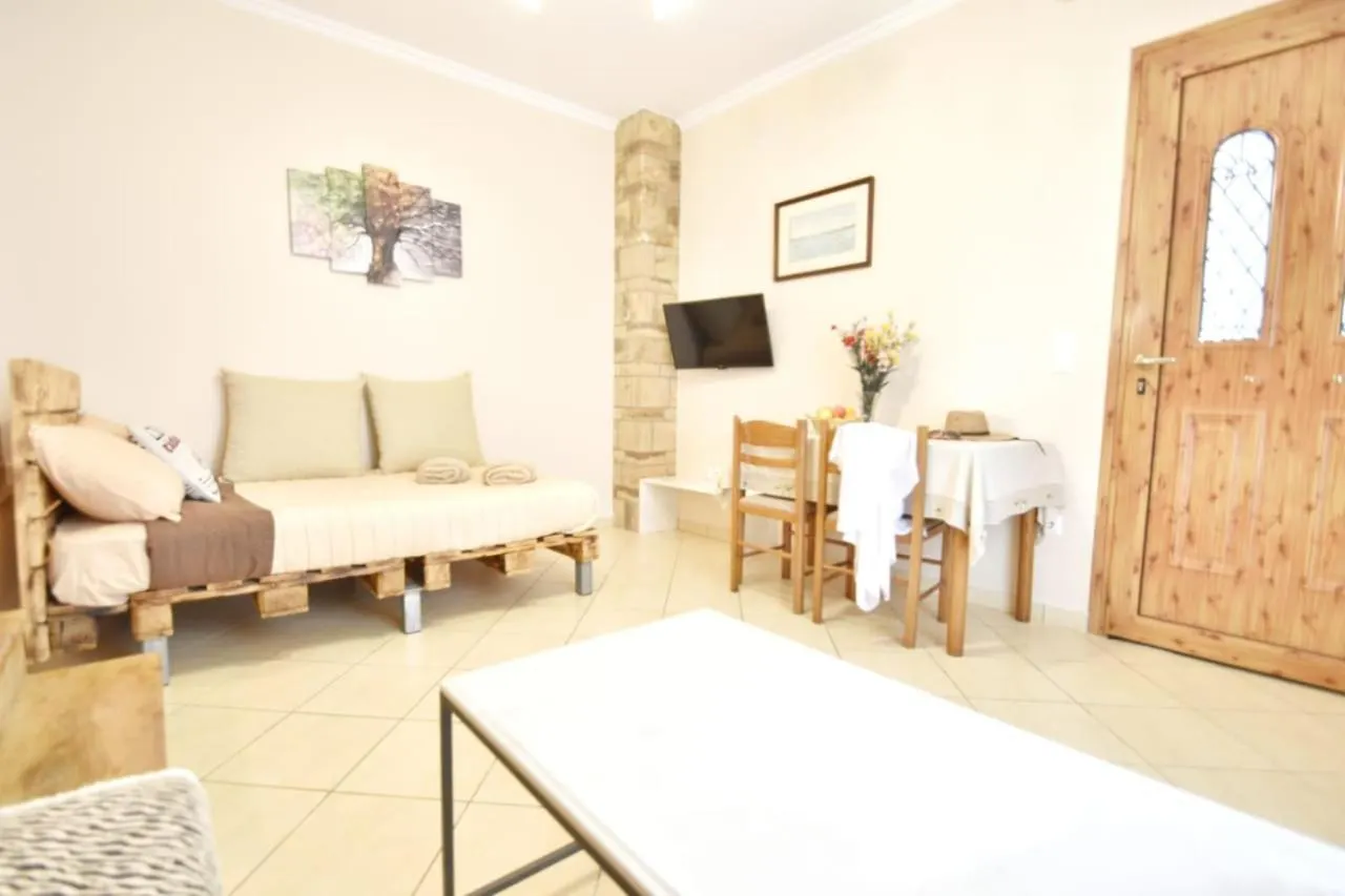 Konomi Residence Karavádhos
